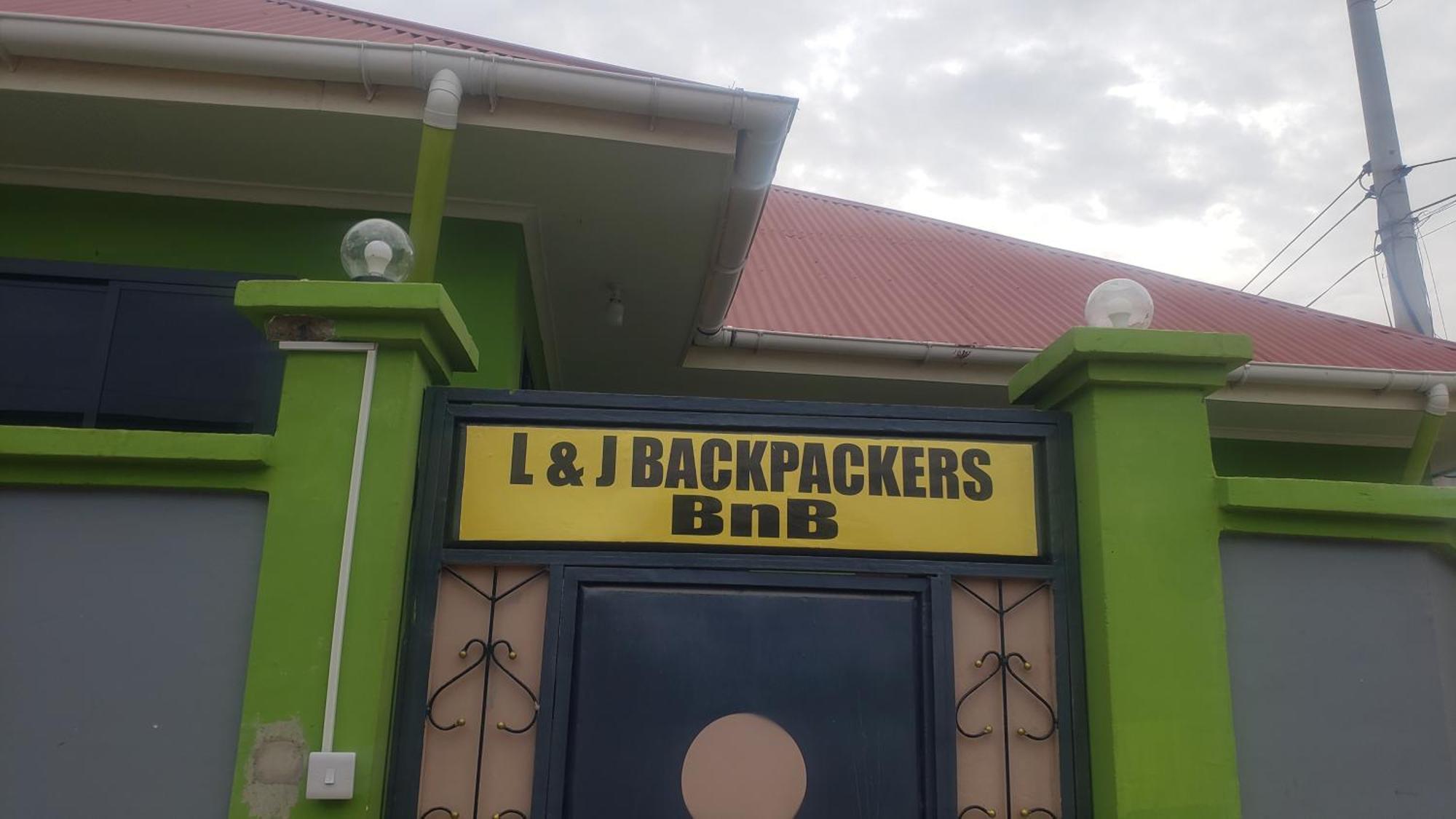 L&J Modern Backpackers Bnb Daressalam Exterior foto